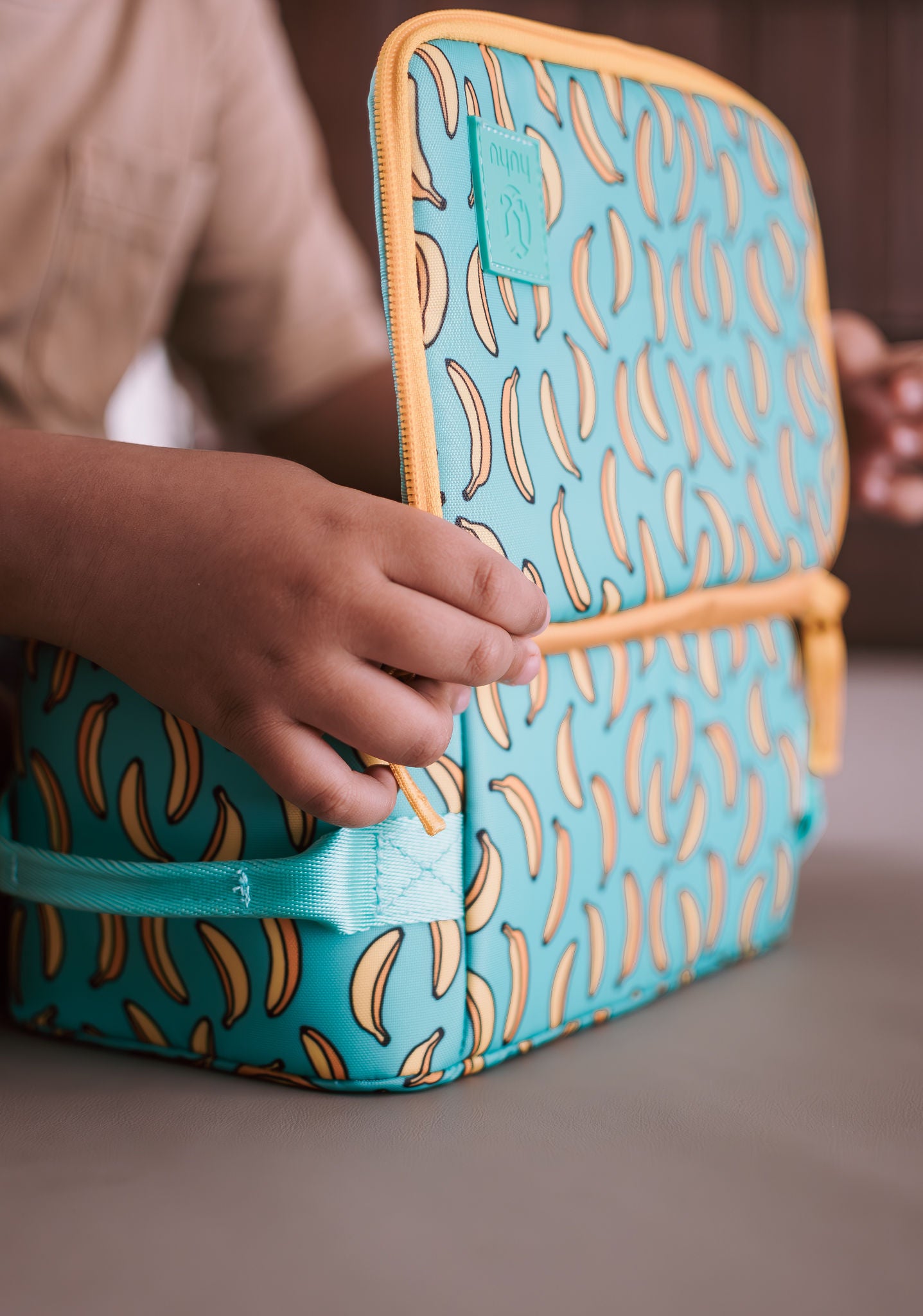 Insulated Cooler Bag / Bananas